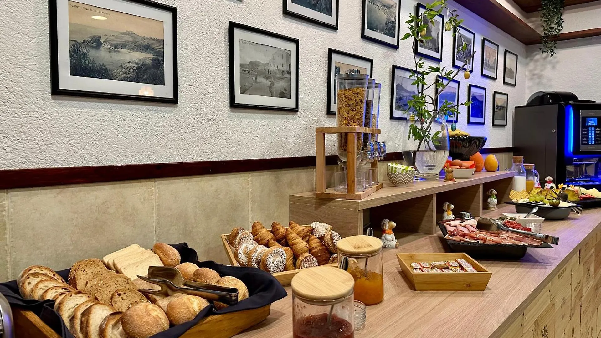 Hostal Regina Blanes España