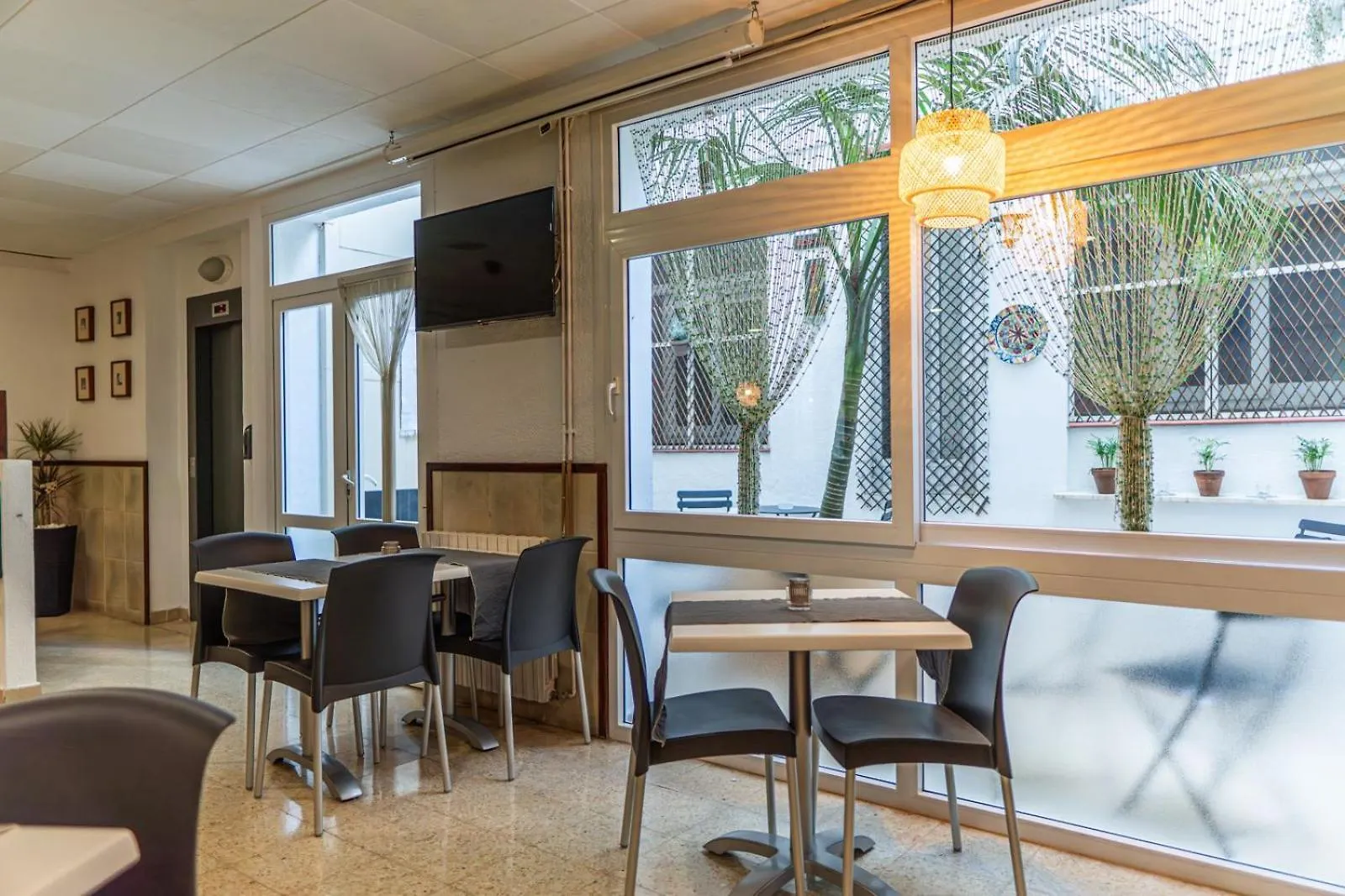 Hostal Regina Blanes