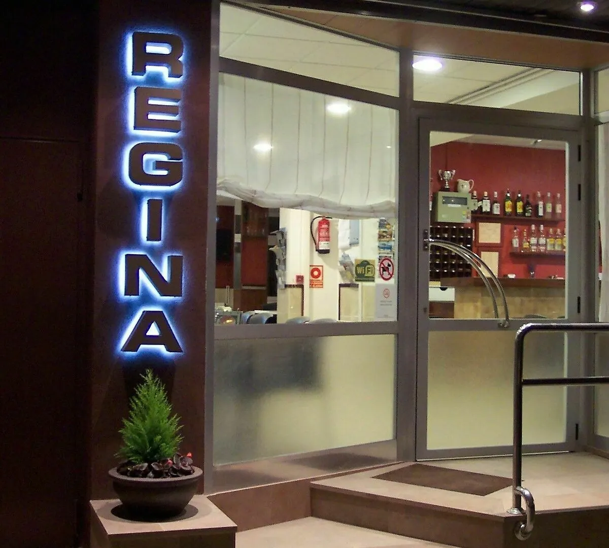 Hostal Regina Blanes Pensión