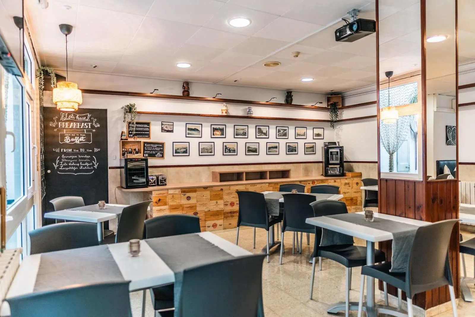 Hostal Regina Blanes